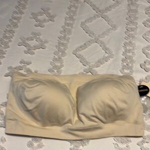 Strapless Seamless Bandeau Bra in Cream